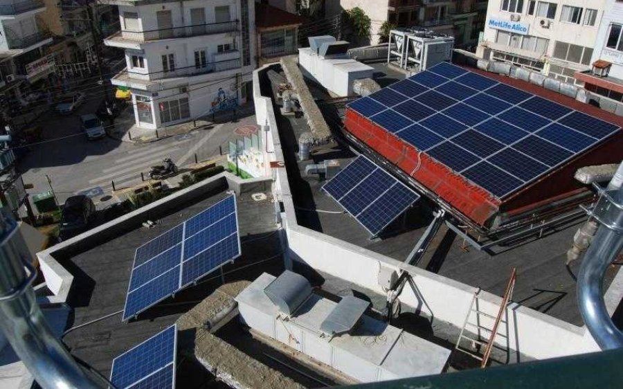 Ερχεται επιδότηση 60% για φωτοβολταϊκά στις στέγες
