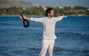 Π.Σ. Λουρδάτων "Ο Πλάτανος": Απόψε o Γιώργος Σαμπαριώτης με τους Υπόψιν στην Κεφαλονιά!