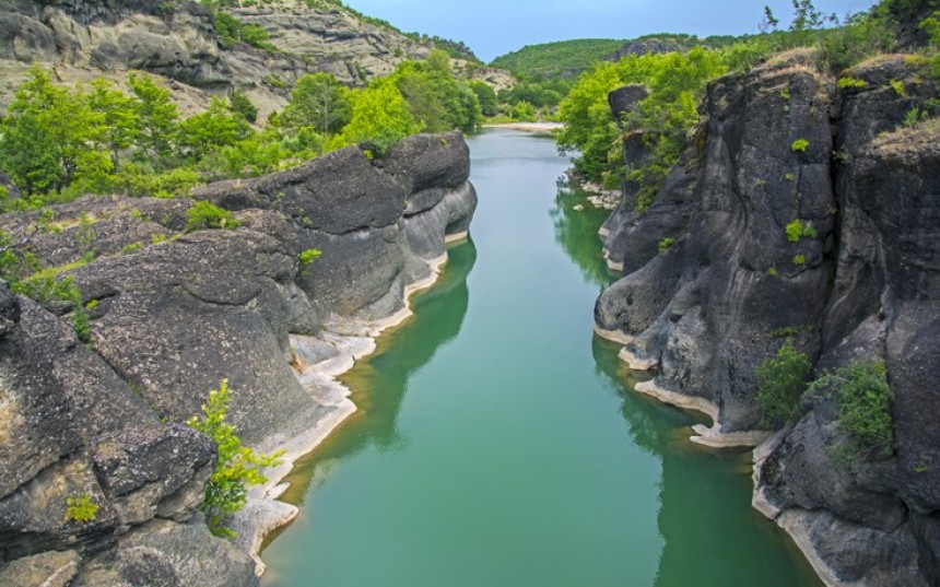 Κρυστάλλινα νερά σε φθινοπωρινό φόντο!