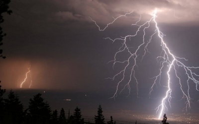 Η «Ιοκάστη» θα σαρώσει τη χώρα το Σαββατοκύριακο: Ισχυρές βροχοπτώσεις, καταιγίδες και χιόνια...