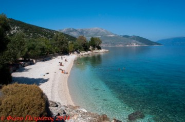 Η Ορειβατική Λέσχη από τα παλιά Βλαχατα στην Αγία Παρασκευή για μπάνιο