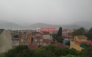 Αγρίεψαν τα πράγματα! Ο “Ιανός” “μαστιγώνει” την Κεφαλονιά - Κανείς να μην κυκλοφορεί αυτή την ώρα (Εικόνες - video)