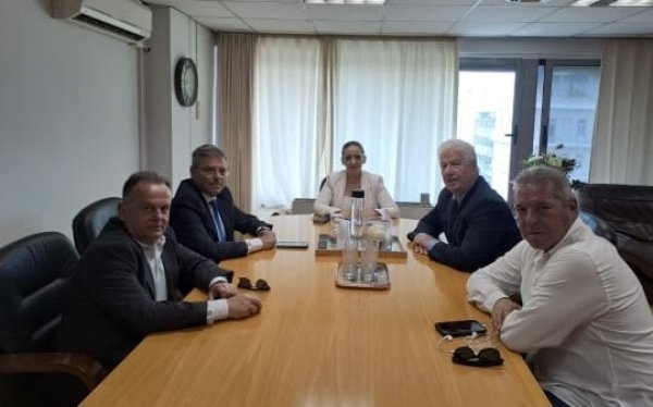 Συνάντηση για την ανάπτυξη της Σάμης και της Κεφαλονιάς: Διεκδίκηση λύσεων για τα απενταγμένα έργα και νέες εντάξεις