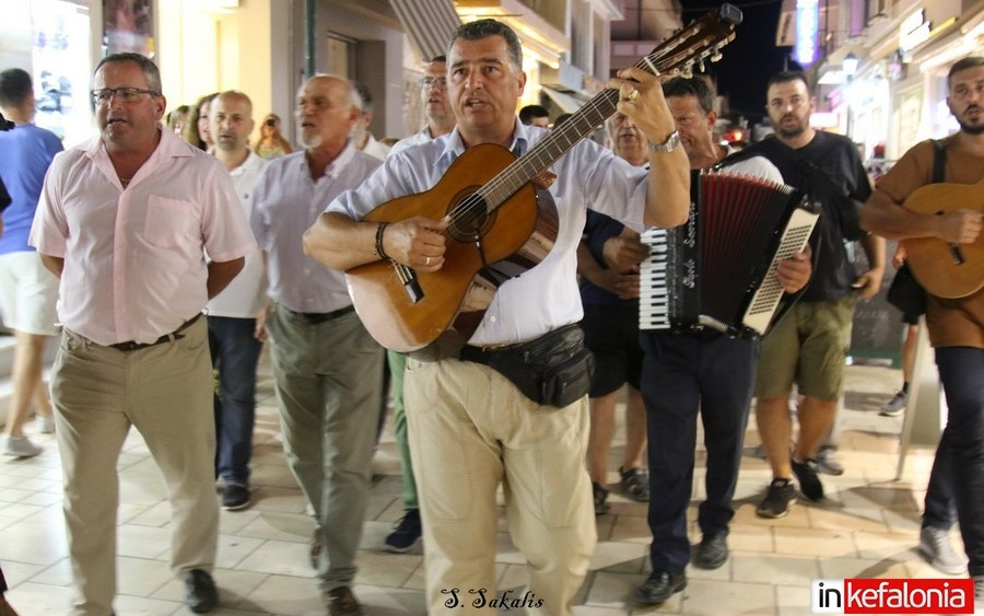 Σουλάτσο των κανταδόρων στο Λιθόστρωτο (εικόνες/video)