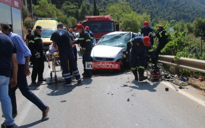Σοβαρό τροχαίο στο Μύλο του Πετρία (Ανανεωμένο - εικόνες)