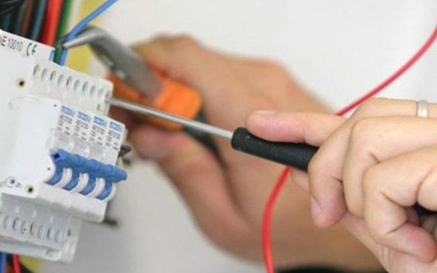 Ζητείται άτομο με γνώσεις ηλεκτρολόγου για μόνιμη απασχόληση