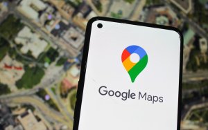 Google Maps με AI: Από το «κινηθείτε βορειοανατολικά» στο «στρίψε μετά το βενζινάδικο»