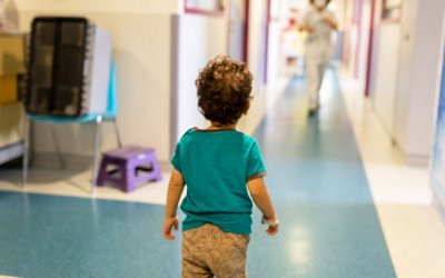 Ηπατίτιδα στα παιδιά: Τι γνωρίζουν οι επιστήμονες και τι να προσέξουν οι γονείς – «Δεν την πιάνουν τα εμβόλια»