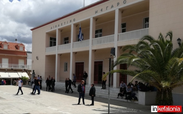 Αναβολή πήρε η δίκη των 2 συλληφθέντων για την υπόθεση ξυλοδαρμού (εικόνες)