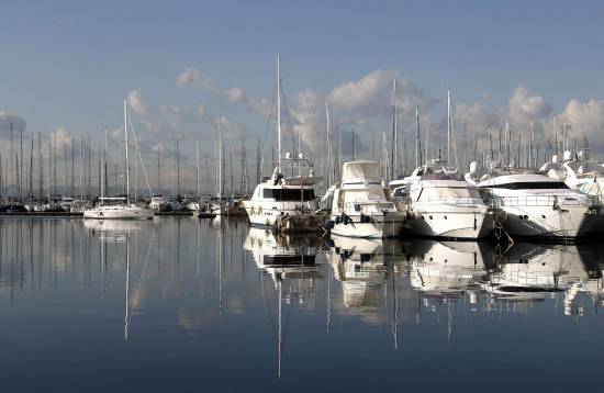 Τουρκικός όμιλος ενδιαφέρεται να αγοράσει 4 μαρίνες