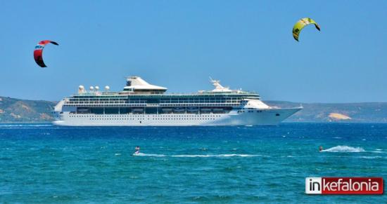 Κάιτ - σερφ στο Φανάρι Αργοστολίου και τους… πήρε και τους σήκωσε! (εικόνες + video)