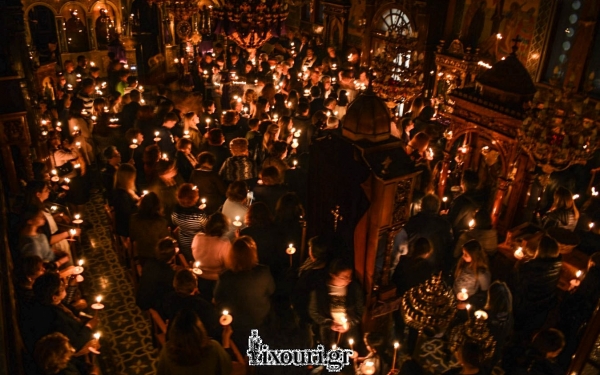 Ληξούρι: Με συγκίνηση, ευλάβεια και βαθιά μελαγχολία κορυφώθηκε το Θείο δράμα με την Σταύρωση του Ιησού (εικόνες)