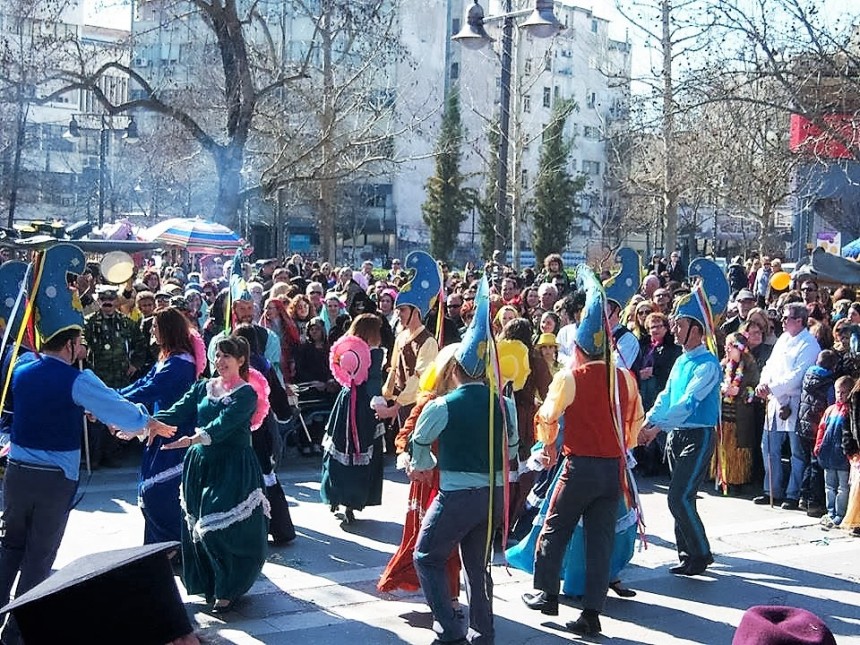 Την Κυριακή ξεφάντωμα στην Πάστρα!