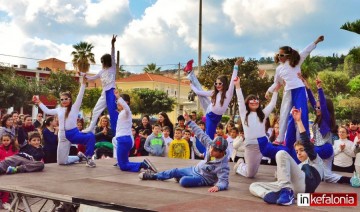 Κέφι, γρίφοι και πολύ χορός στην πρεμιέρα του Κρυμμένου Θησαυρού στο Αργοστόλι (εικόνες + video)