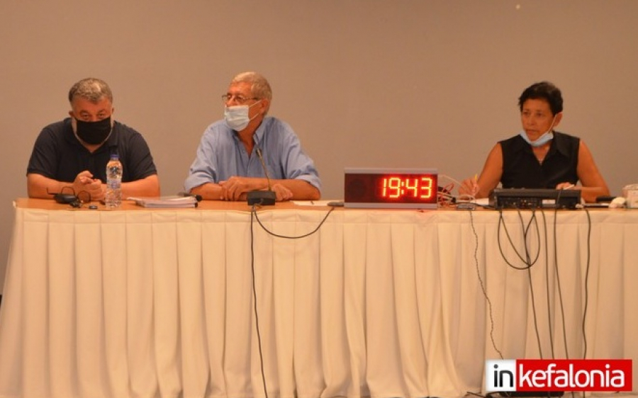 Η συνέχεια της συνεδρίασης του Δημοτικού Συμβουλίου Αργοστολίου - H συζήτηση για τον ΧΥΤΥ (VIDEO)