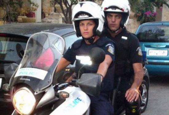 Σημείωση inkefalonia.gr: Σε πολλές φωτογραφίες που έχουν χρησιμοποιήσει αθηναϊκά και πατρινά σάιτ εμφανίζεται η Σπυριδούλα Μιχαλάτου. Το δικό μας κορίτσι, ωστόσο, δεν έχει καμία σχέση με το περιστατικό καθώς βρίσκεται με απόσπαση στην πρεσβεία της Άγκυρας.
