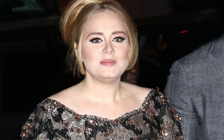 Αλλος άνθρωπος η Adele: Αδυνατισμένη, με μίνι φόρεμα γιορτάζει τα γενέθλιά της