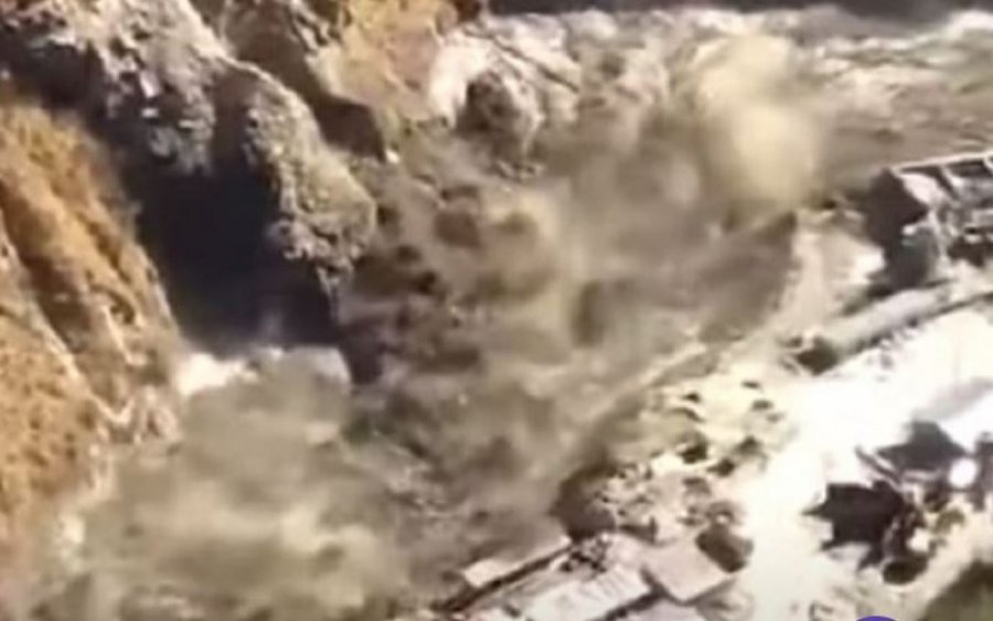 Κατάρρευση τμήματος παγετώνα των Ιμαλαΐων - Φόβοι για έως 150 νεκρούς (Video)