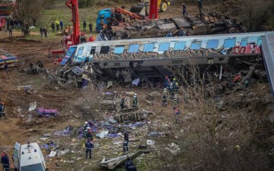 Σύγκρουση τρένων στη Λάρισα: Τριήμερο εθνικό πένθος κήρυξε ο Μητσοτάκης