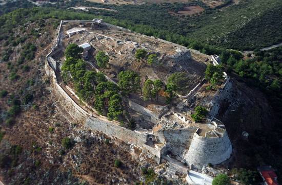 Επιστολή Διαμαρτυρίας Προέδρου Τοπικής Κοινότητας Περατάτων στην Υπουργό Πολιτισμού για το κλειστό Κάστρο Αγίου Γεωργίου