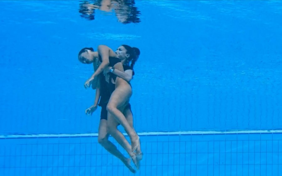 Ουγγαρία: Κολυμβήτρια έχασε τις αισθήσεις της στην πισίνα την ώρα του τελικού (video)