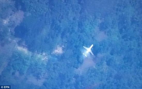 Βρέθηκε στη ζούγκλα το εξαφανισμένο Boeing της Malaysia Airlines; Εικόνες - μυστήριο από δορυφόρο
