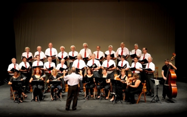 ΧΟΡΩΔΙΑ ΑΡΓΟΣΤΟΛΙΟΥ: Σύμπραξη με την ορχήστρα SANTA BARBARA QUITAR ORCHESTRA