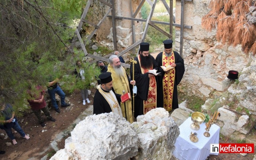 Σημαντική μέρα! Αγιασμός για το ξεκίνημα των εργασιών αναστήλωσης της Παλαιάς Μονής Σισσίων (εικόνες/video)