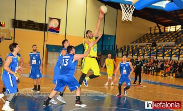 «Πλήρωσε» την αγωνιστική απραξία και ένα κακό δίλεπτο ο ΑΣΚ - Ήττα από τον Αίολο Αγυιάς στο Αργοστόλι με 70-65 (εικόνες)