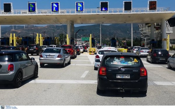 Ανοίγουν τα διόδια για ελεύθερες μετακινήσεις από νομό σε νομό