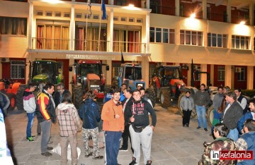 Αποφασισμένοι! «Επί ποδός πολέμου» οι αγρότες στην Κεφαλονιά προετοιμάζονται για την αυριανή κινητοποίηση (εικόνες)