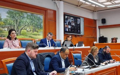 Ρόδη Κράτσα για Γαλιατσάτο: «Άσχετος &amp; επικίνδυνος ο τέως Περιφερειάρχης»