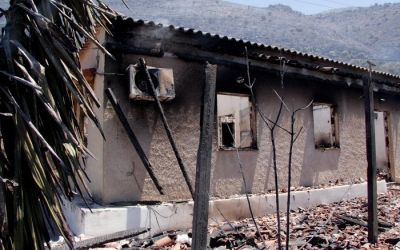 Φλέγεται για τρίτη μέρα η ανατολική Μάνη