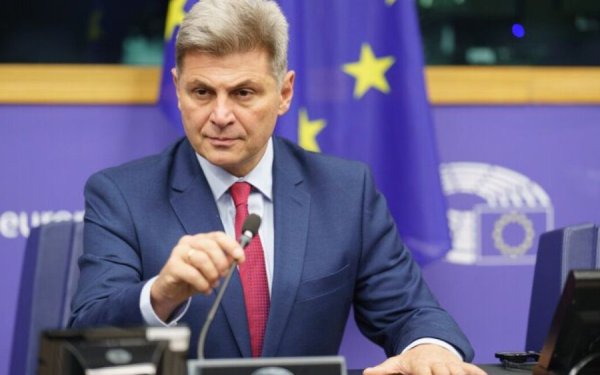 Ν. Φαραντούρης: «Η Ελλάδα απαξιωμένη – Ο Πρωθυπουργός βάζει το προσωπικό του συμφέρον πάνω από την πατρίδα»