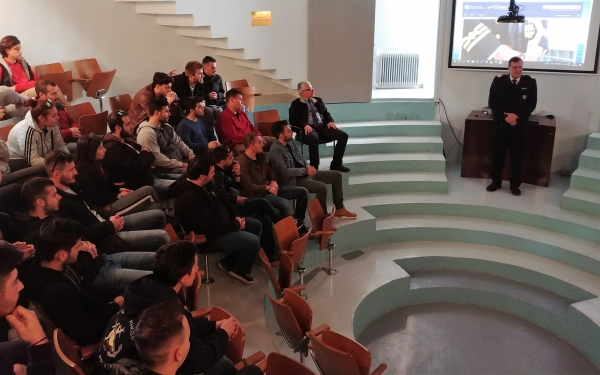 Σύστημα εξ αποστάσεως εκπαίδευσης και στην ΑΕΝ Ιονίων Νήσων (εικόνες)