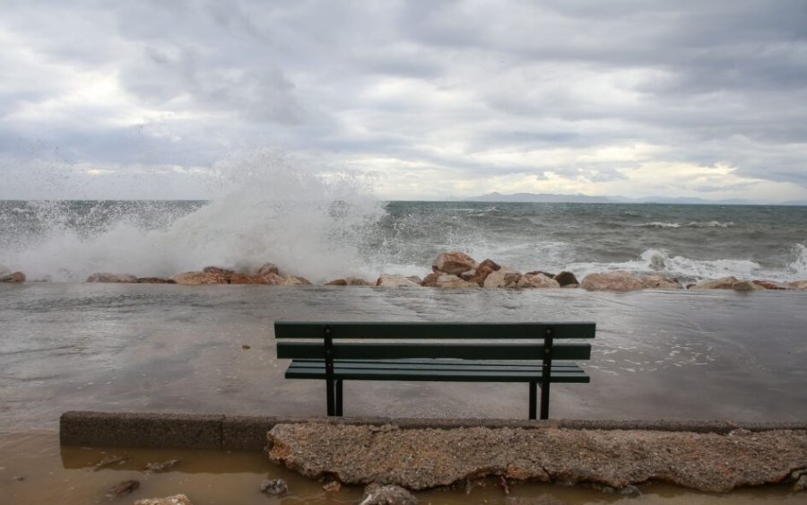 Για θυελλώδεις ανέμους προειδοποιεί το Λιμεναρχείο Κεφαλονιάς (επικαιροποιημένο δελτίο)