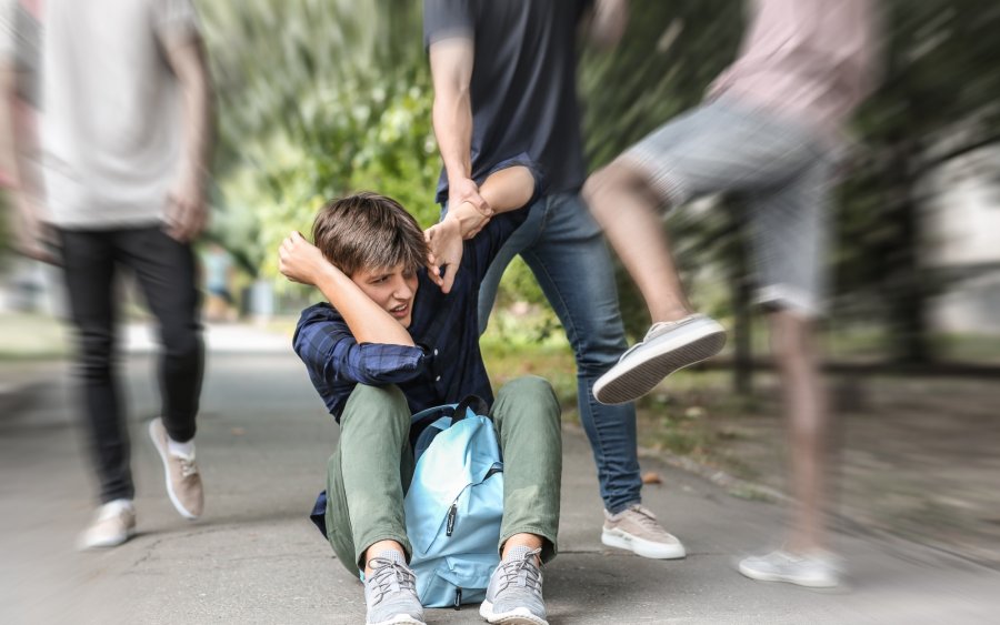 Η βία των νέων παιδιών είναι ένα ανησυχητικό φαινόμενο, η αντιμετώπιση του οποίου πρέπει να τεθεί στην κορυφή των προτεραιοτήτων της κυβέρνησης