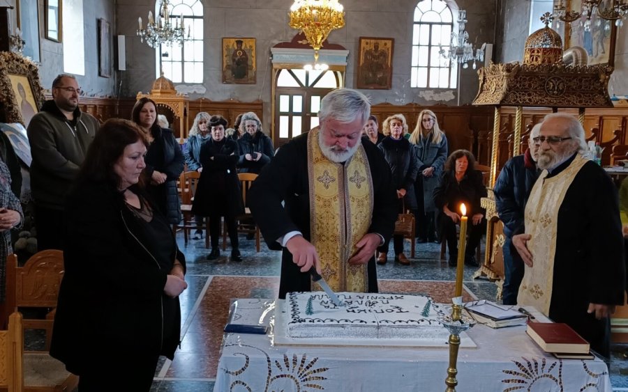 Τα Πουλάτα Σάμης έκοψαν την πρωτοχρονιάτικη πίτα τους (εικόνες)