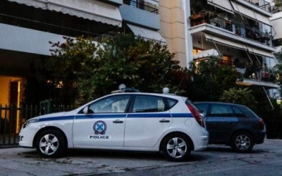 Ν. Σμύρνη: Γέννησε μόνη στην μπανιέρα, πέταξε το μωρό στον ακάλυπτο