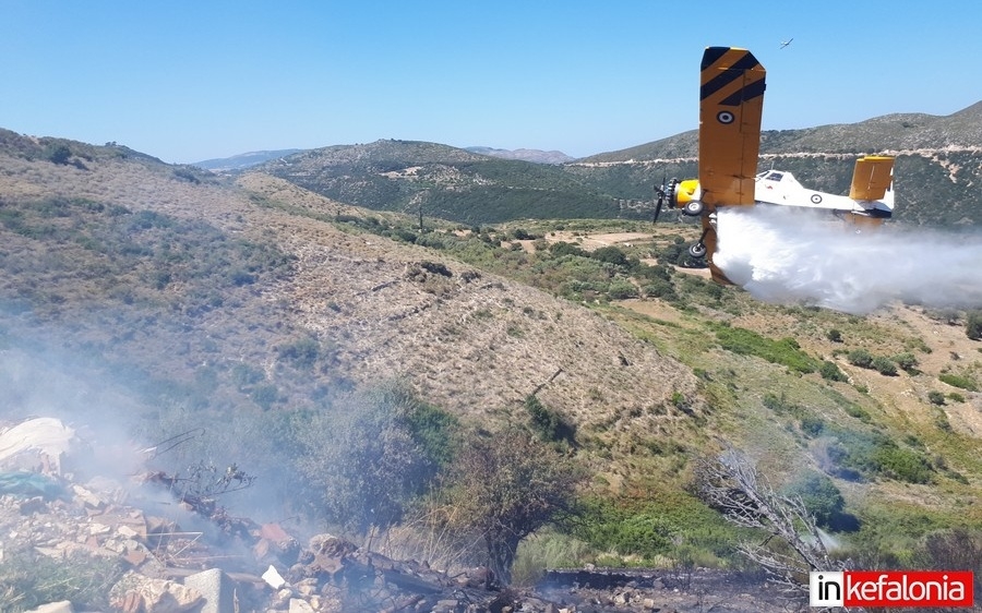 Εικόνες από την πυρκαγιά στα Ζόλα