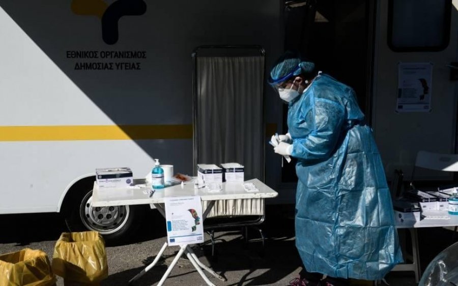 Κορονοϊός: Ξανά πάνω από 2.000 τα νέα κρούσματα, αυξήθηκαν οι νοσηλείες - 4 νέα κρούσματα στην Κεφαλονιά