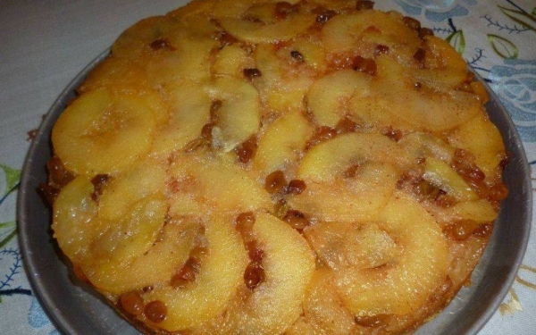 Σπιτική και πεντανόστιμη μηλόπιτα από την Σία Λαδά