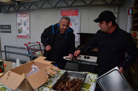 «Τα όμορφα κρεατικά, όμορφα ψήνονται…» - Τσικνοπέμπτη στον ΑΒ στα Κοκκύλια