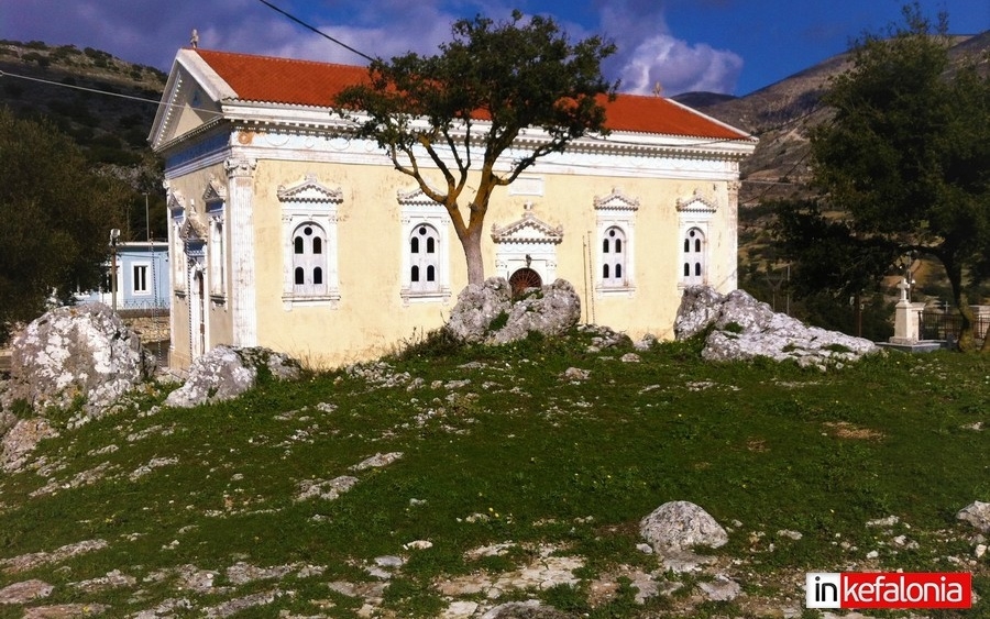 Στην επιβλητική εκκλησία των Διλινάτων, την Παναγία την Λάμια!