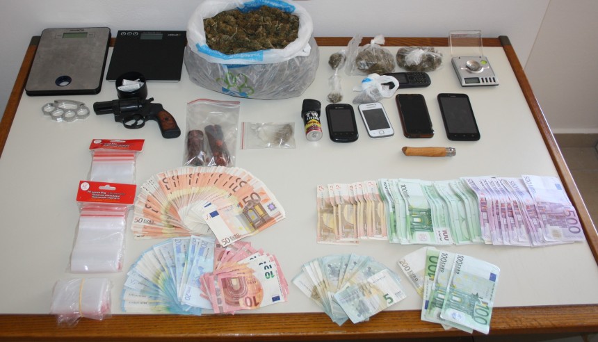 Εξαρθρώθηκε οργανωμένο κύκλωμα διακίνησης ναρκωτικών στην Κεφαλονιά - Συνελήφθησαν 4 άτομα του ηγετικού πύρινα - Στην υπόθεση εμπλέκονται άλλοι 34