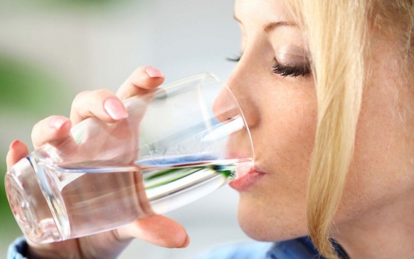 Νερό το πρωί & τόνωση μεταβολισμού: Μύθος ή αλήθεια;