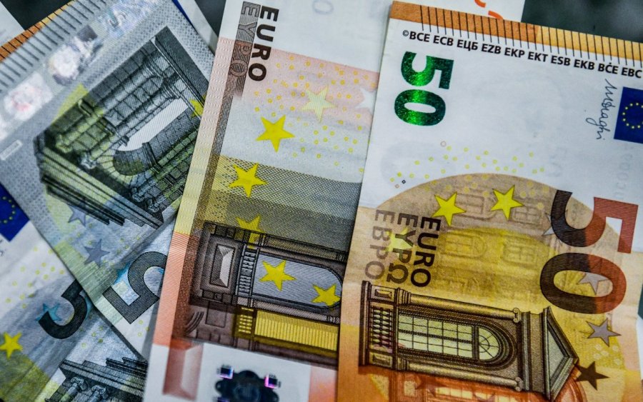 Τι ισχύει με τα μετρητά στο γκισέ - Το όριο που έβαλαν οι τράπεζες