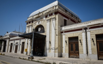 Αφησαν στο έλεος κτίριο-κόσμημα του Τσίλερ -Κατεστραμμένα γύψινα, μωσαϊκά, πορσελάνινα τζάκια [εικόνες]