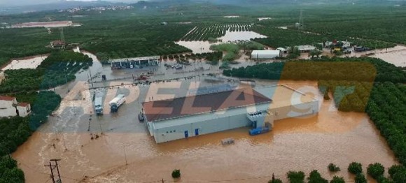 Πλημμύρισε η Λακωνία -Η δραματική διάσωση 25 ανθρώπων από σούπερ μάρκετ [εικόνες]