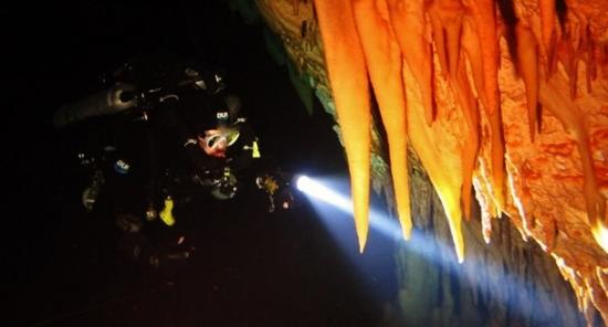 Γιώργος Βανδώρος: Ο Κεφαλλονίτης που αγαπάει να ζει κοντά στα ναυάγια!